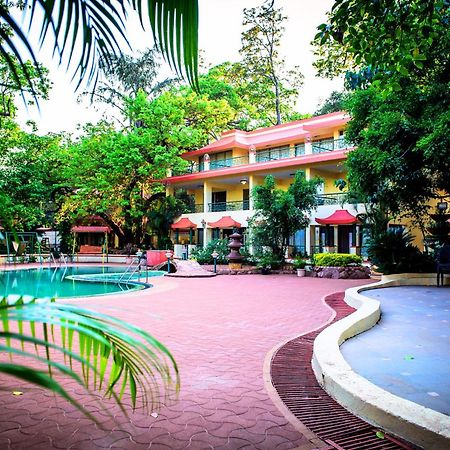 อดาโม เดอะ รีสอร์ต Hotel มาเทรัน ภายนอก รูปภาพ