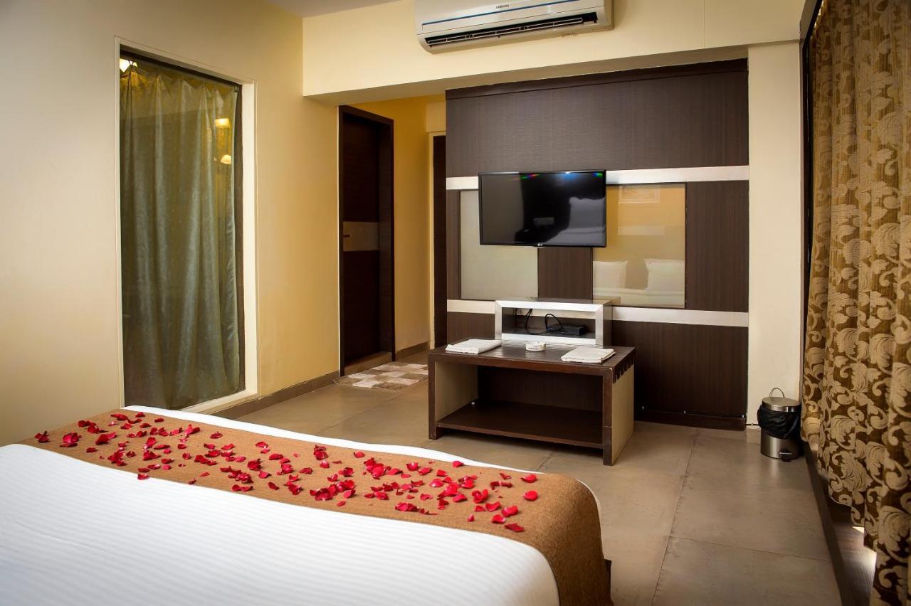 อดาโม เดอะ รีสอร์ต Hotel มาเทรัน ภายนอก รูปภาพ