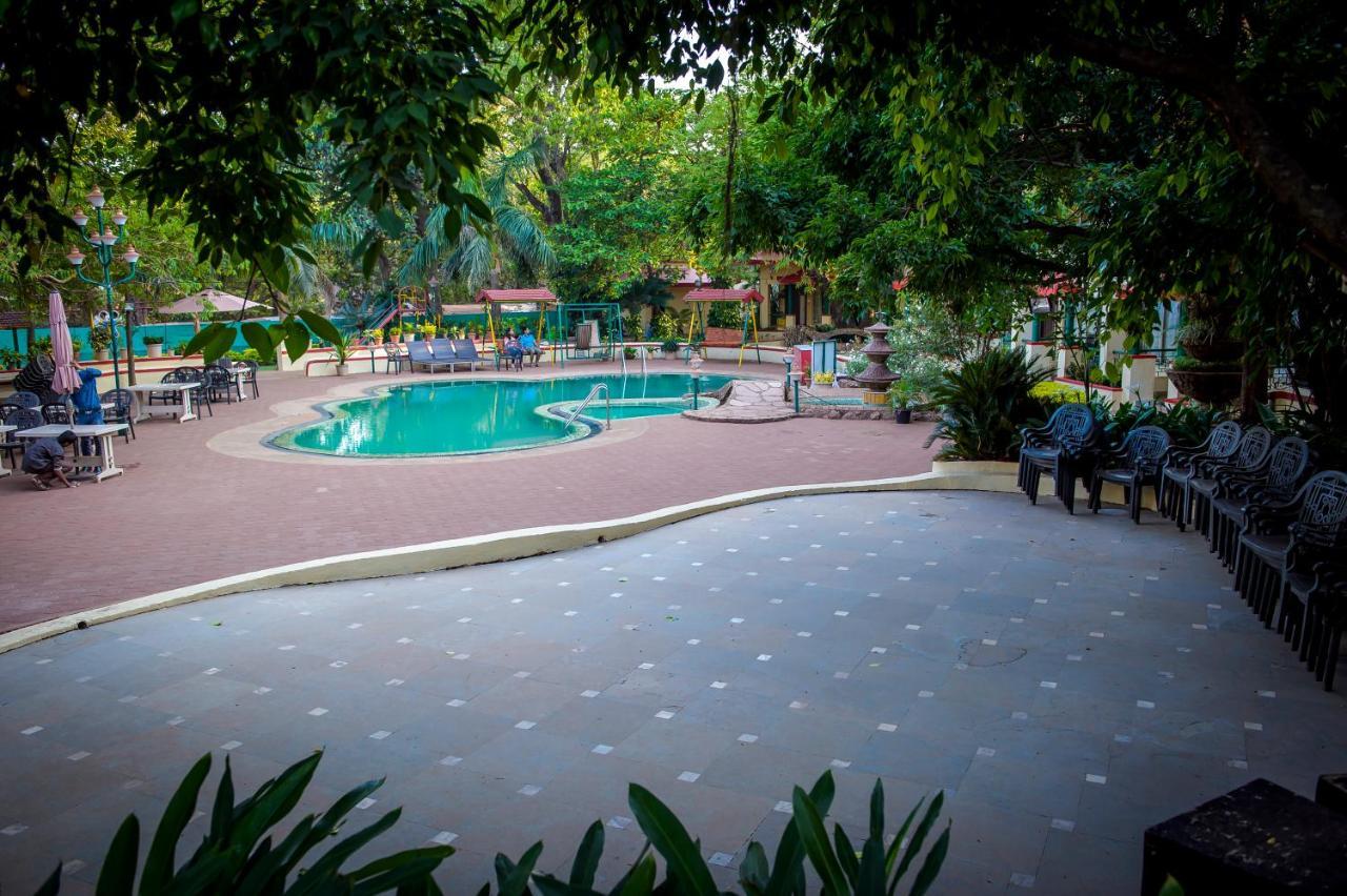 อดาโม เดอะ รีสอร์ต Hotel มาเทรัน ภายนอก รูปภาพ