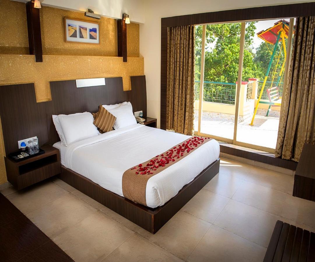 อดาโม เดอะ รีสอร์ต Hotel มาเทรัน ภายนอก รูปภาพ