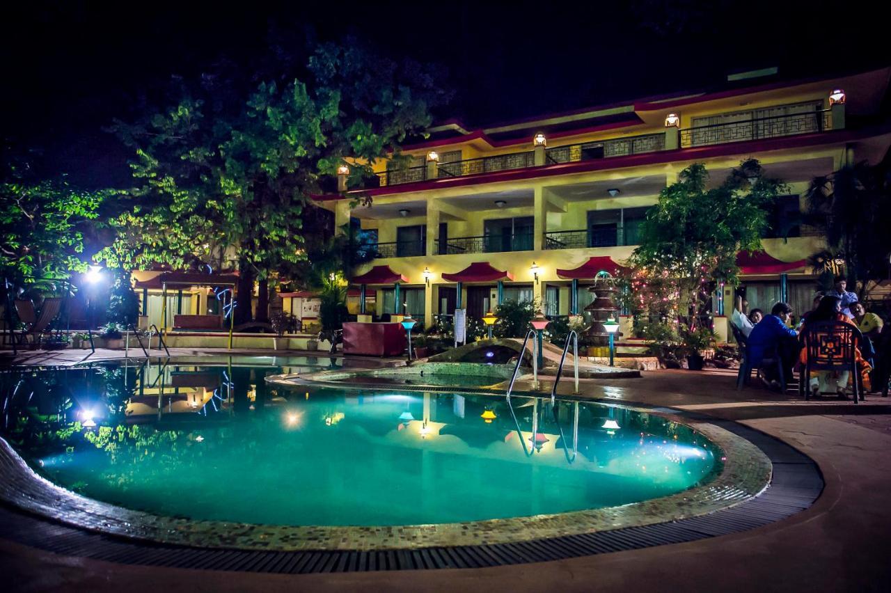 อดาโม เดอะ รีสอร์ต Hotel มาเทรัน ภายนอก รูปภาพ