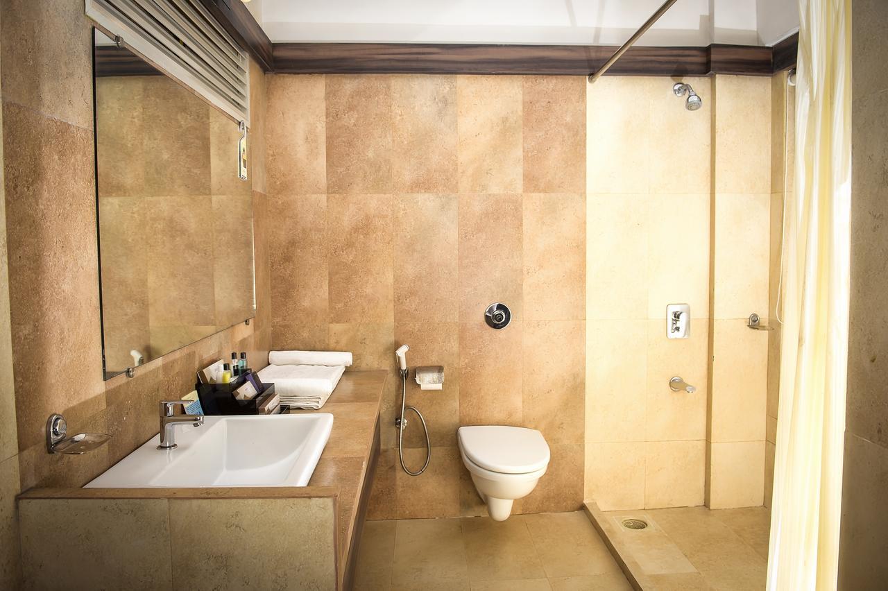 อดาโม เดอะ รีสอร์ต Hotel มาเทรัน ภายนอก รูปภาพ