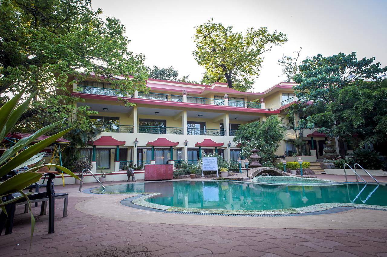 อดาโม เดอะ รีสอร์ต Hotel มาเทรัน ภายนอก รูปภาพ